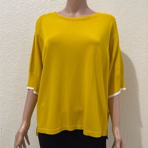A beautiful yellow shirt from Autograph! Super cute and soft!